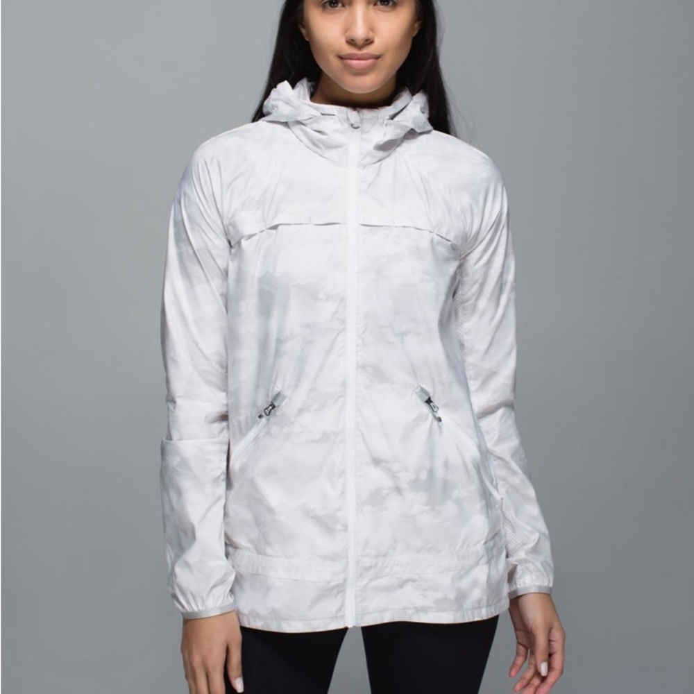 Lululemon Miss Misty Jacket II nimbus puff white silver spoon